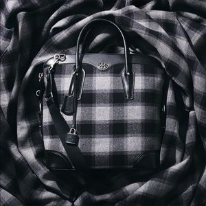 Meet your Posher, Regina